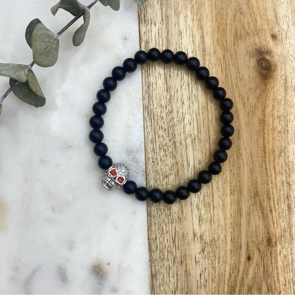 Matte Onyx Gemstone Bracelet With Silver Zircon Skull Charm - Picture 4 of 5